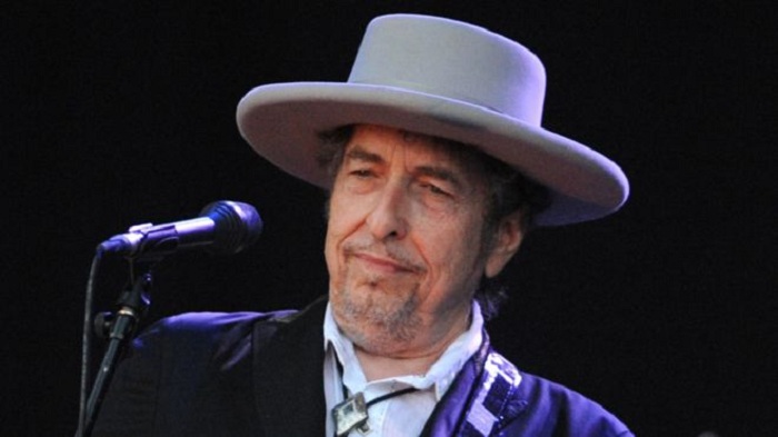 Bob Dylan finally accepts Nobel prize in literature at private ceremony in Stockholm